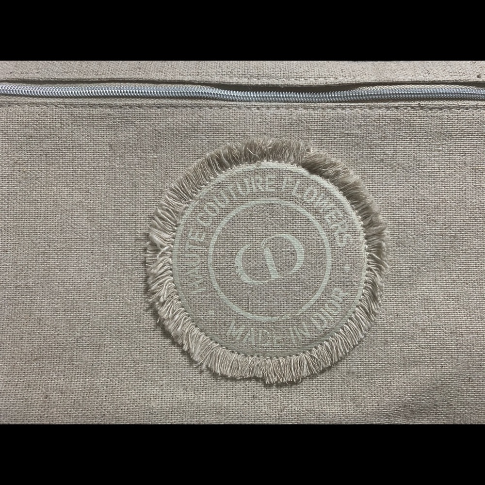 Dior Beauty Pouch with 5 ml Ja’dore Eau de Parfum - Picture 4 of 7